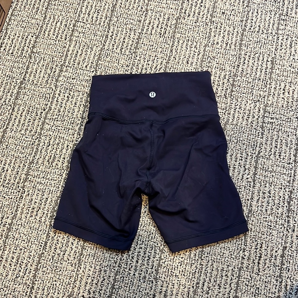 LULULEMON WUNDER TRAIN BIKE SHORTS